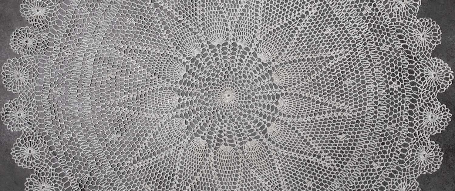 Heklanje centerpiece © 2019 Leslie Brienza Photography